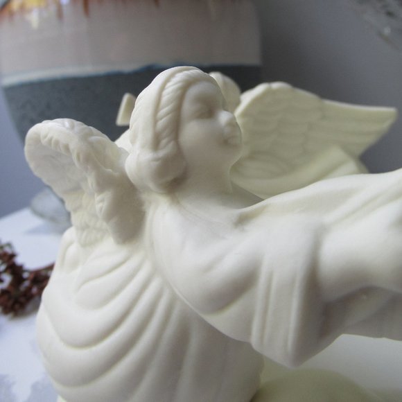 Porcelain Biscuit Candlestick Trio of Angels 1990s - Picture 5 of 16